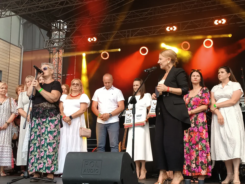 Uroczyste wręczenie grantów „Działaj Lokalnie” podczas Dni Biłgoraja (foto) - Zdjęcie główne