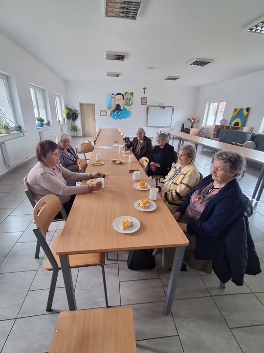 Wspólne gotowanie w Woli Burzeckiej. Ale pyszne gofry! - Zdjęcie główne