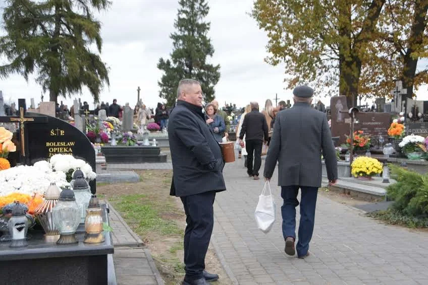 Wszystkich Świętych na cmentarzu w Woli Gułowskiej