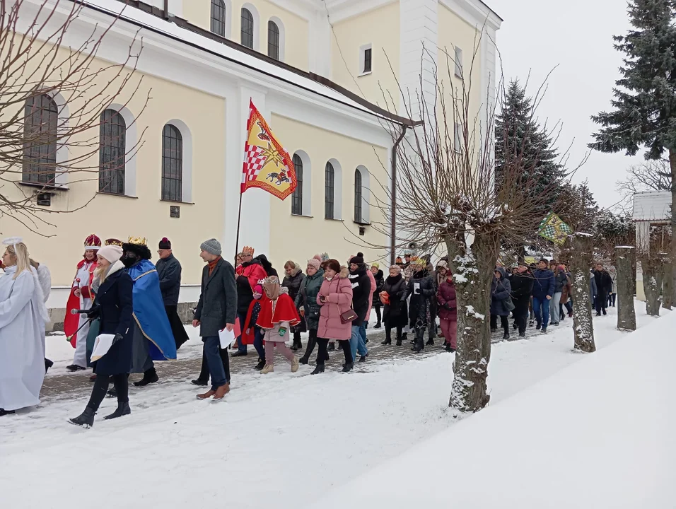 Parafianie z Wilczysk w Orszaku Trzech Króli