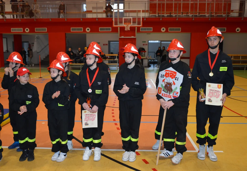 Halowe zawody sportowo-pożarnicze w Żyrzynie