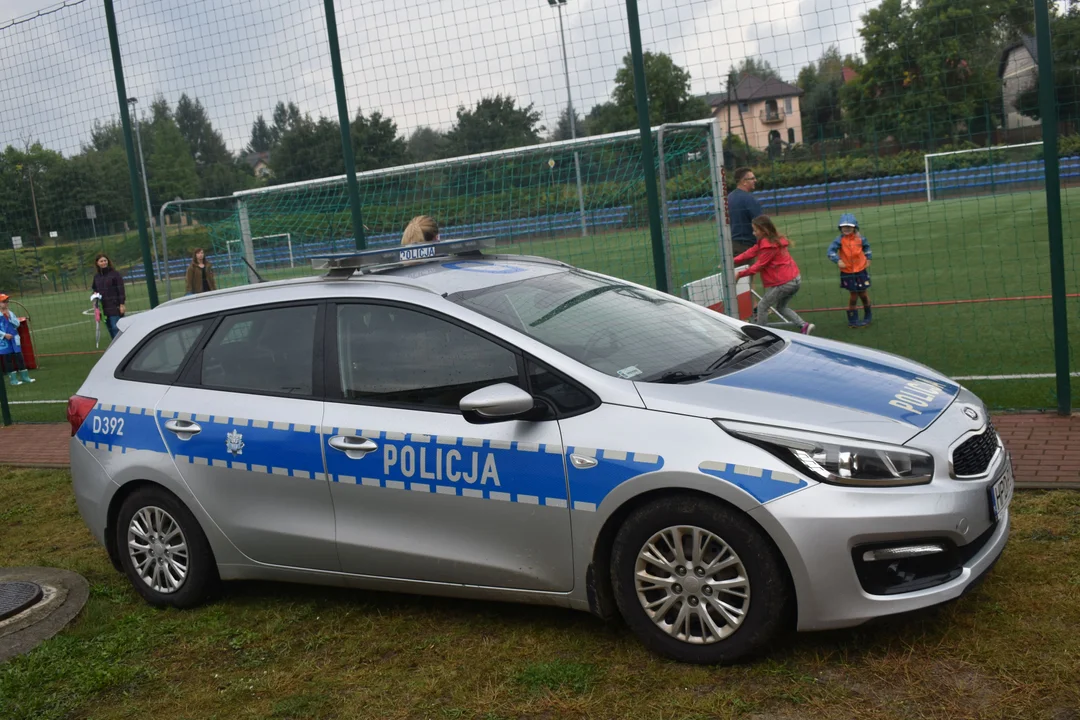 Zabawa i edukacja w jednym - tak wyglądał piknik "Bezpiecznie z Koziołkami" w Baranowie. ZOBACZ ZDJĘCIA