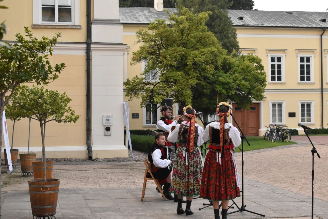 Za nami 3 dzień Międzynarodowego Festiwalu Folklorystycznego. Zobacz fotorelację prosto ze Skweru Niepodległości