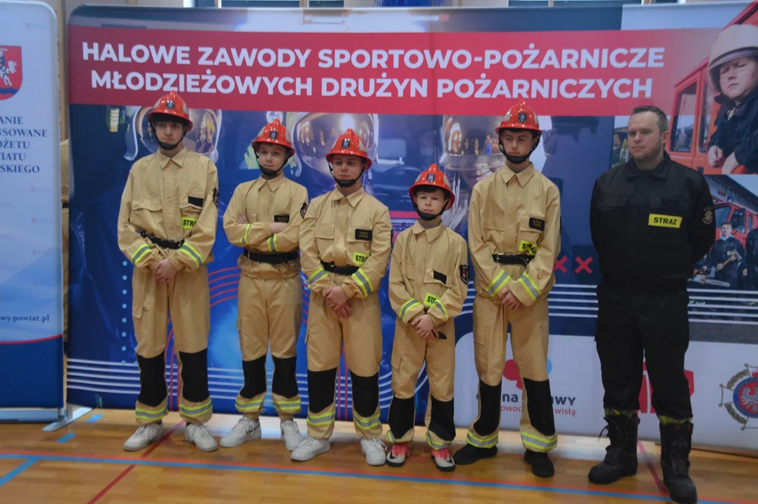 Halowe młodzieżowe zawody sportowo-pożarnicze w Górze Puławskiej