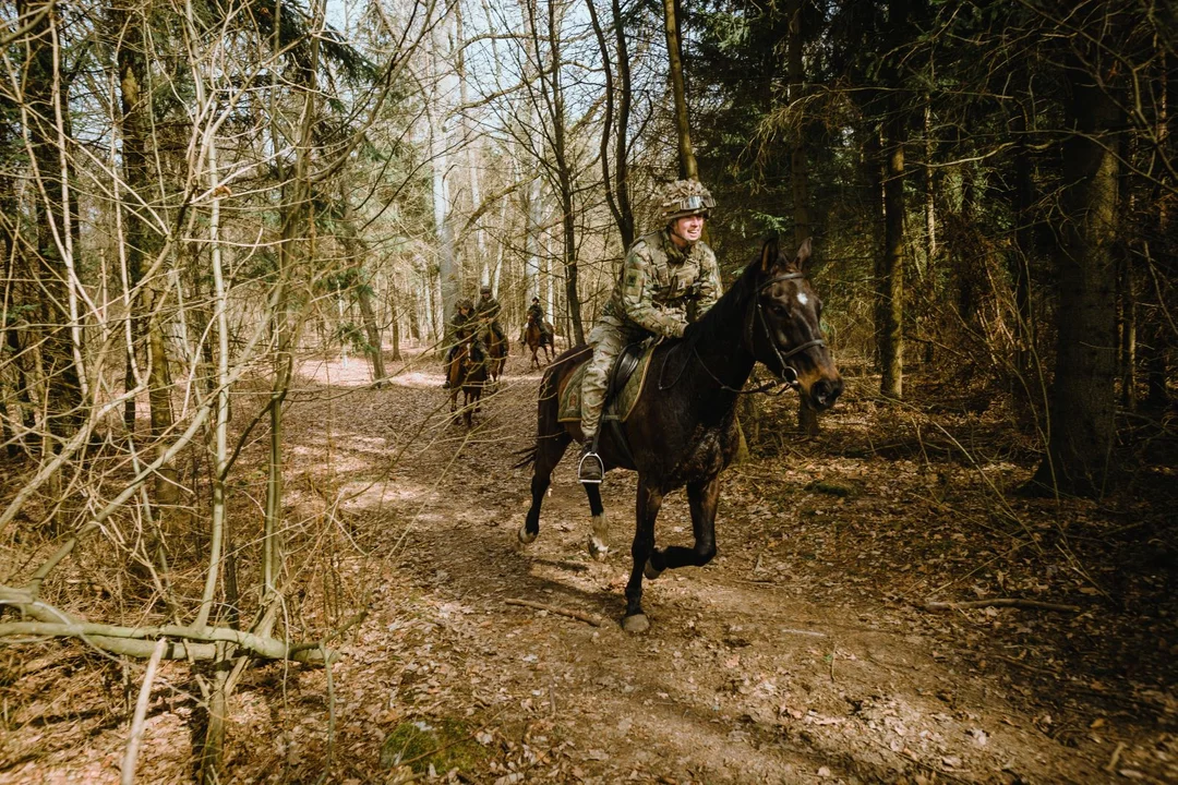Terytorialsi z lubelskiej brygady przeszli szkolenie konne. Wspólnie z Brytyjczykami