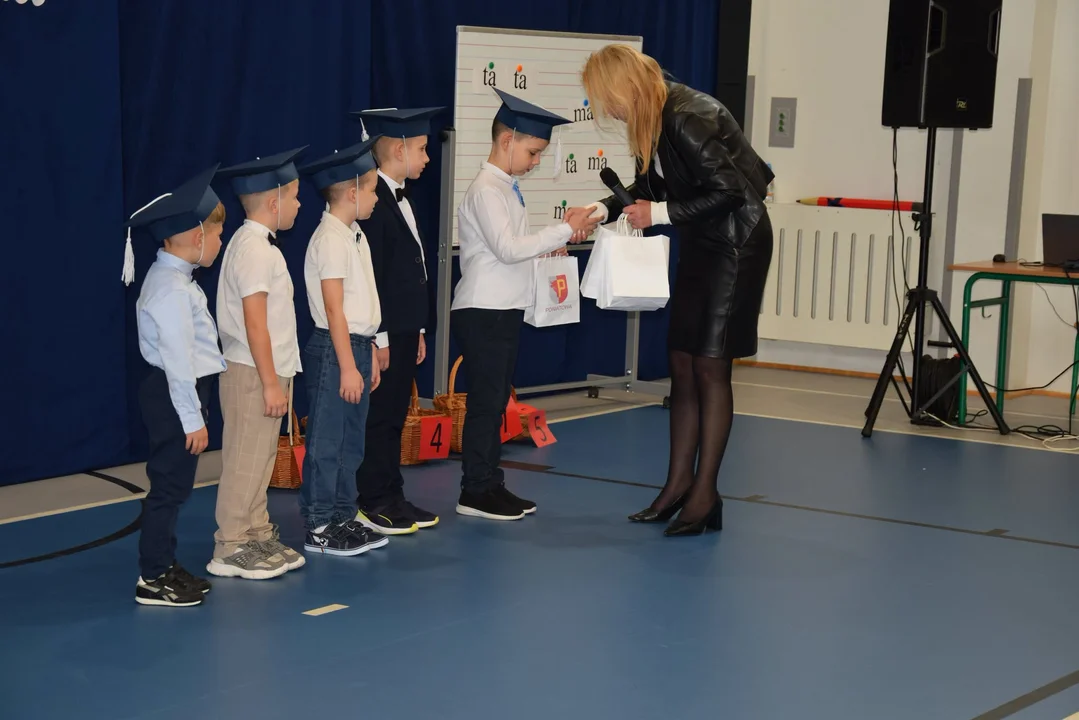 Dąbrowa Wronowska - ślubowanie klas pierwszych