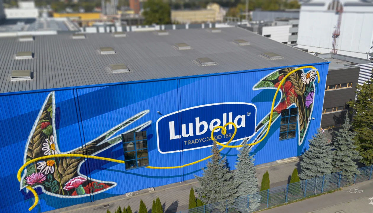 Nowy mural w Lublinie gotowy. Ogromne malowidła na ścianie i silosach Lubelli