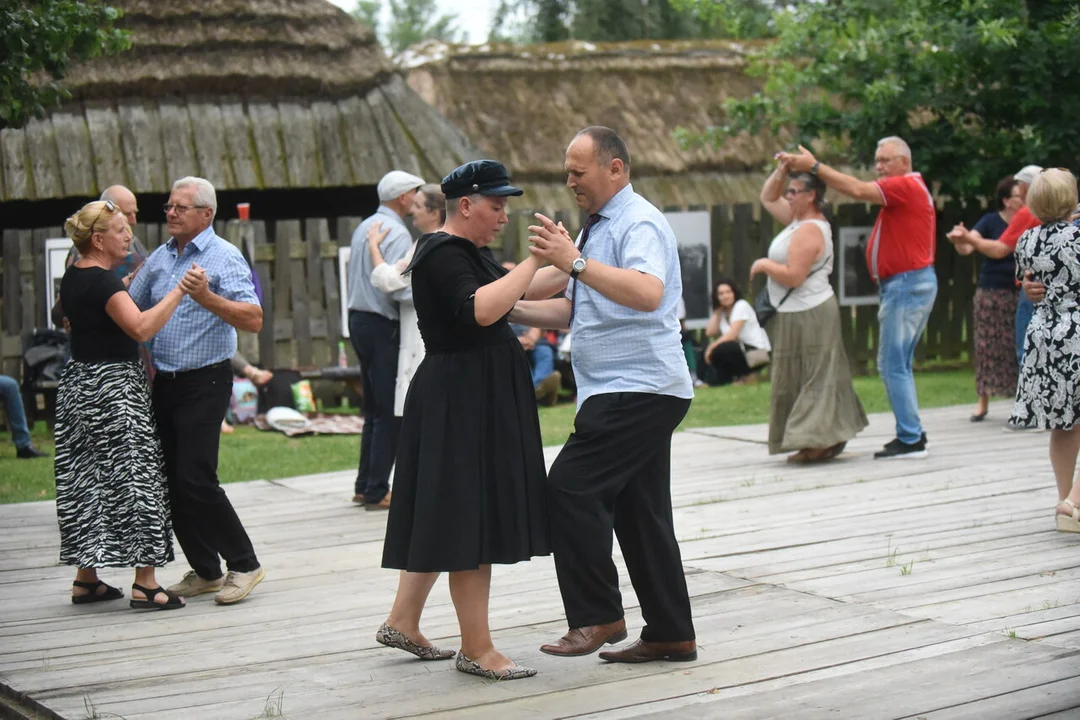 Potańcówka w skansenie