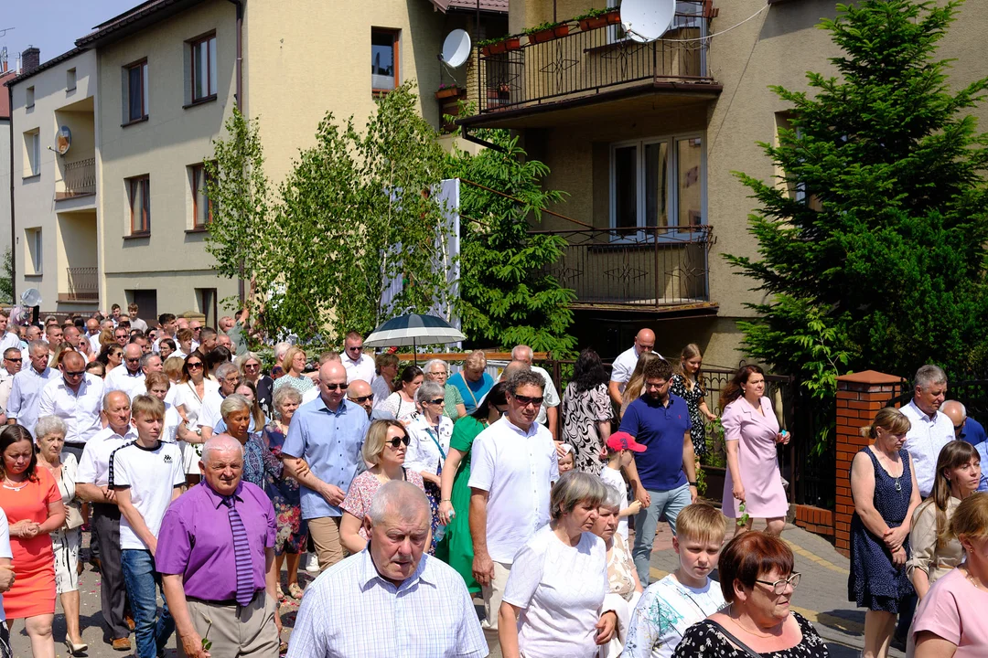 Procesja Bożego Ciała w parafii Matki Kościoła w Łukowie