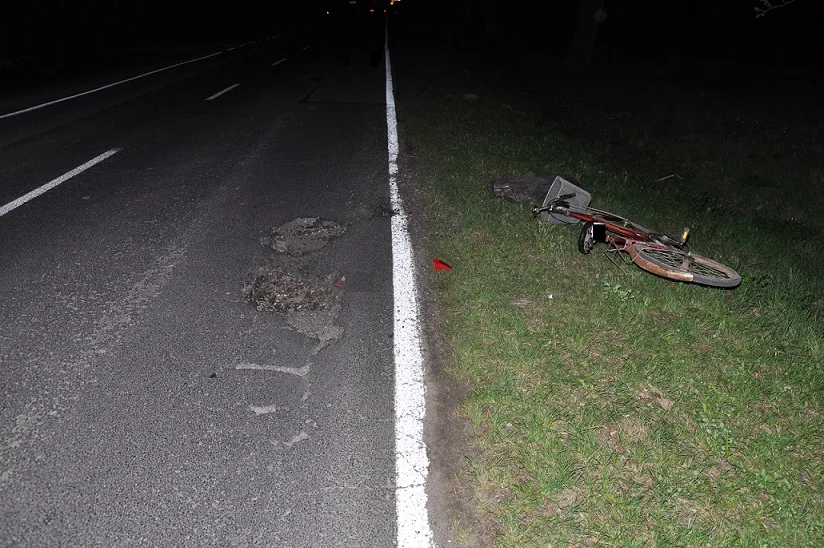 Powiat bialski: Ciężarówka potrąciła nietrzeźwego rowerzystę - Zdjęcie główne
