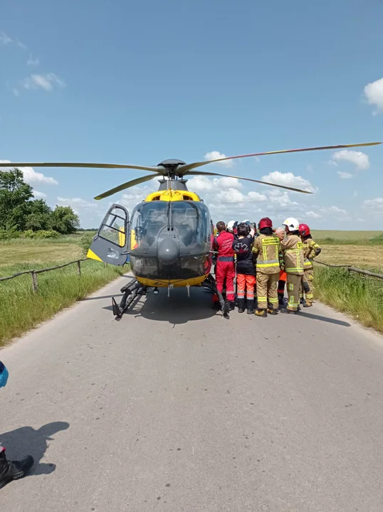 Wypadek w Wojcieszkowie. Ciężarówka uderzyła w motocykl