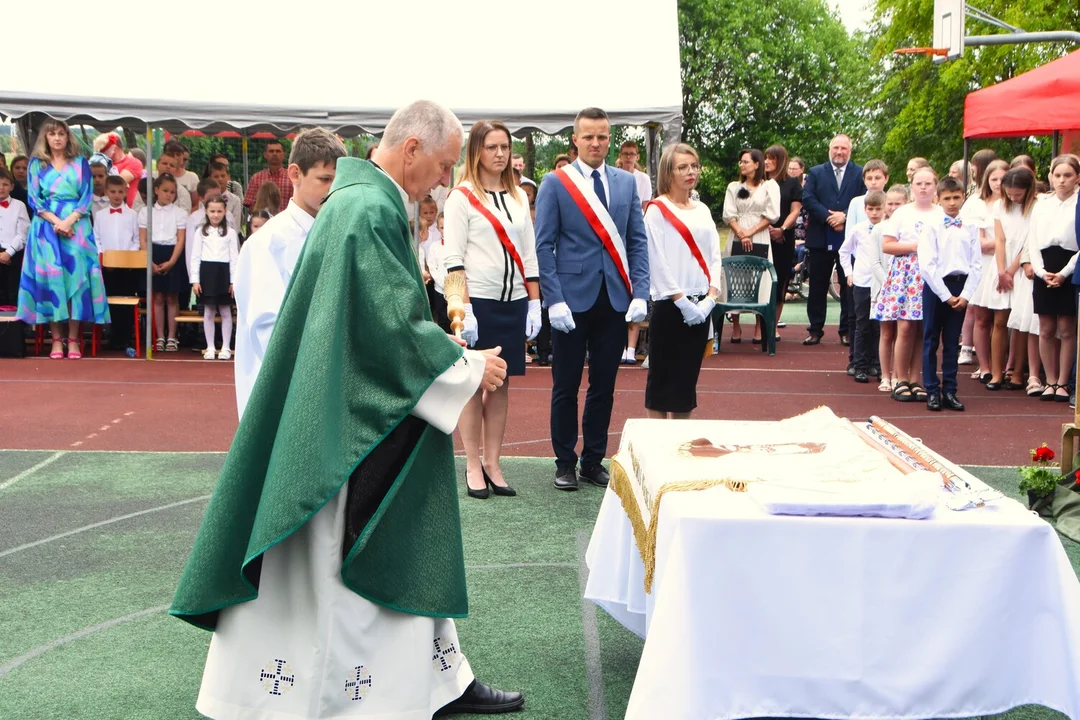 Szkoła Podstawowa w Radoryżu Kościelnym ma nowego patrona. To znany pisarz