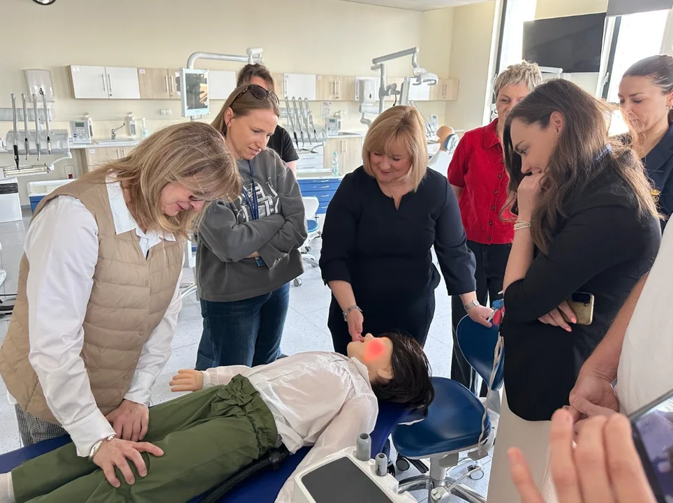 Krzyczy, płacze, wyrywa się - lubelscy studenci zmierzą się z unikalnym robotem. To trzeci taki sprzęt na świecie