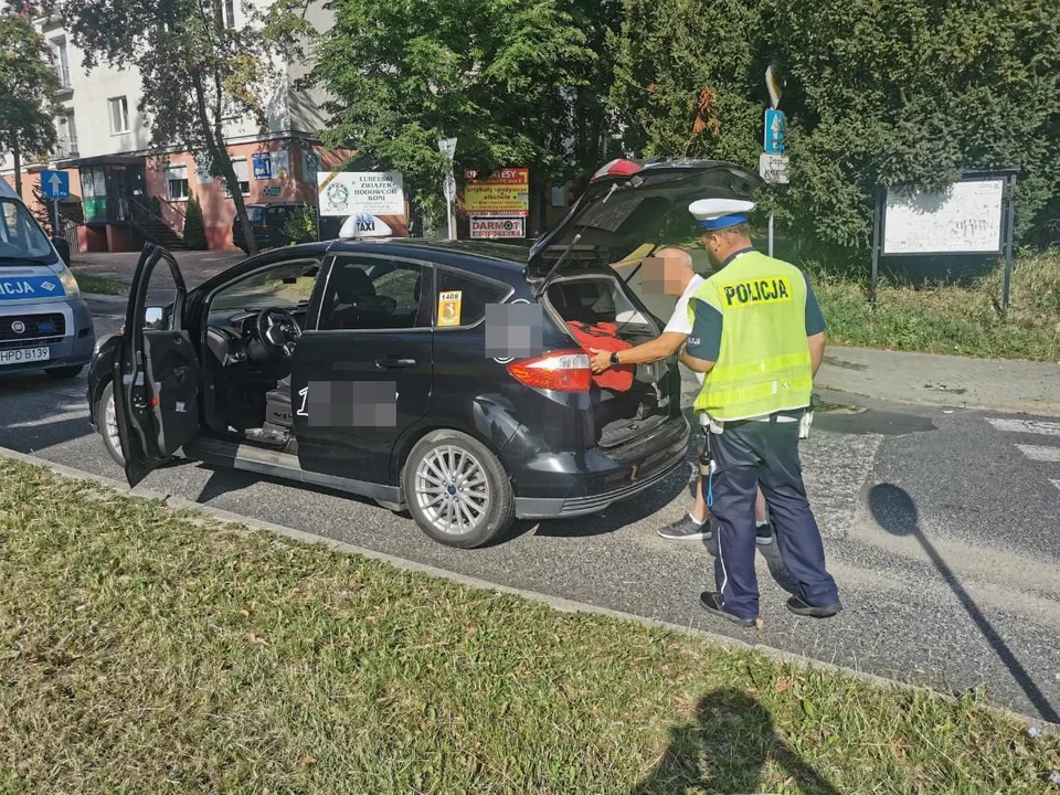 Lublin: Wzmożone kontrole taksówek na aplikację. Prawie 30 kierowców ukarano mandatami