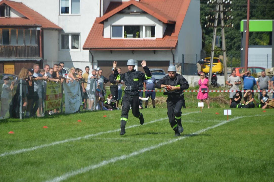 Powiatowe zawody strażackie w Wąwolnicy