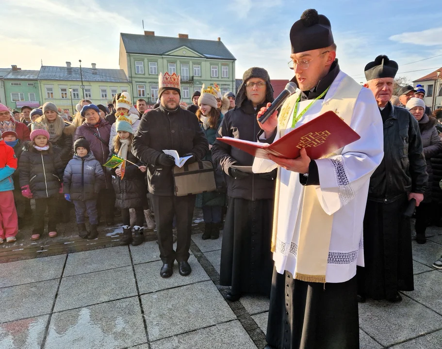 Parczew. Orszak Trzech Króli przeszedł ulicami miasta (ZDJĘCIA) - Zdjęcie główne