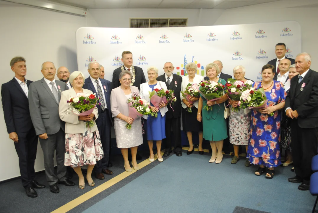 Jubileusze małżeńskie w Lubartowie. Odznaczenia od prezydenta za długoletnie pożycie małżeńskie (zdjęcia, filmy) - Zdjęcie główne