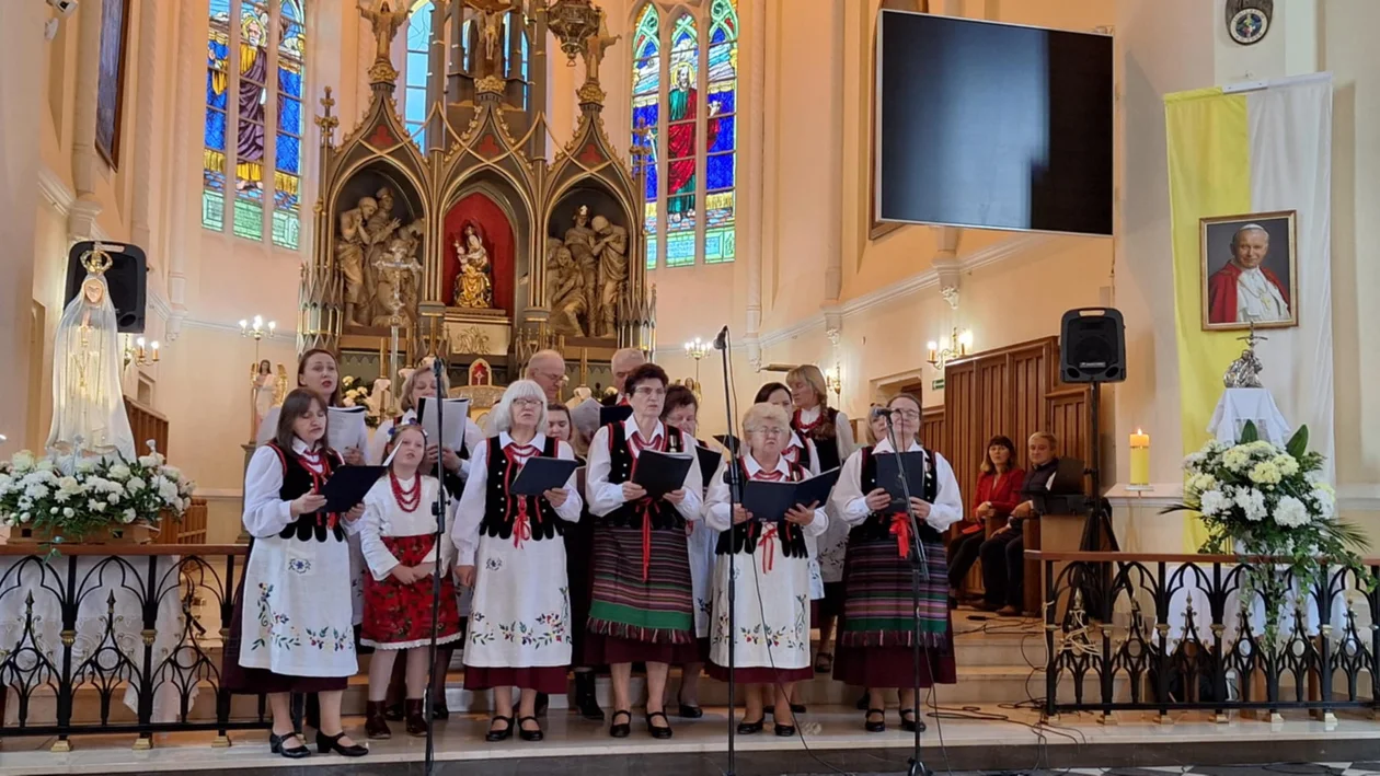 Przegląd Pieśni Maryjnej w Wąwolnicy