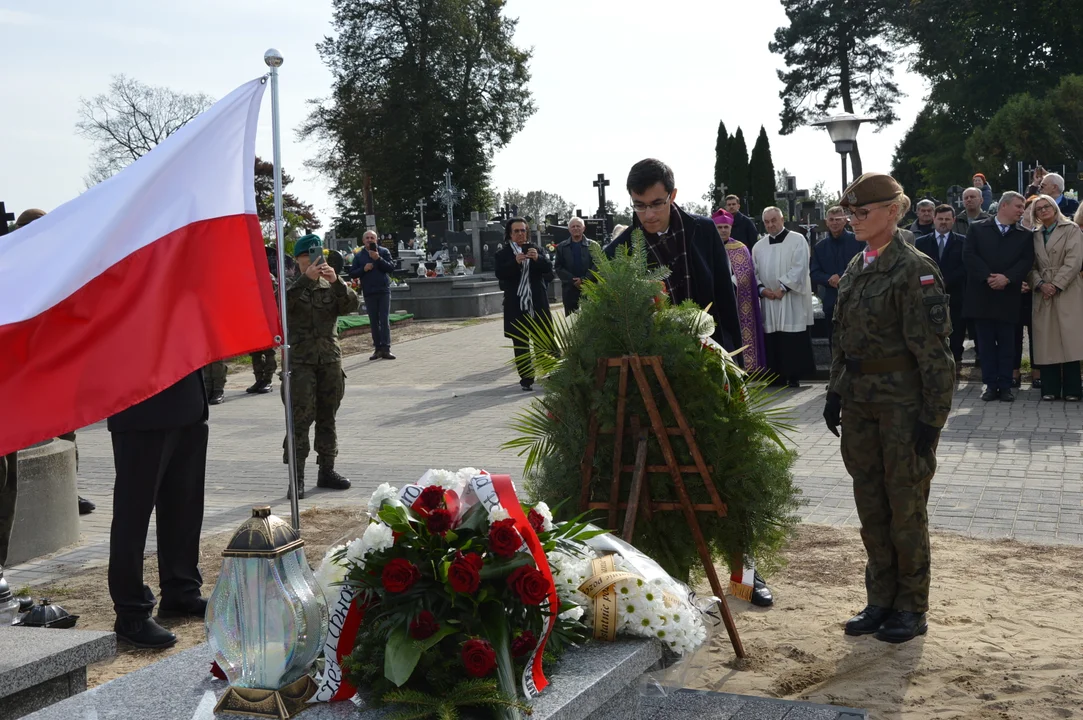 Odsłonięcie nagrobka żołnierza AK Karola Chlebickiego w Chodlu