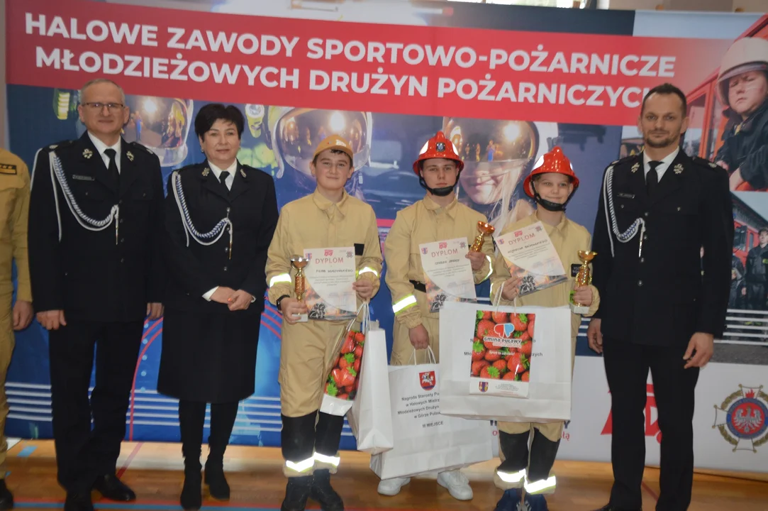 Halowe młodzieżowe zawody sportowo-pożarnicze w Górze Puławskiej