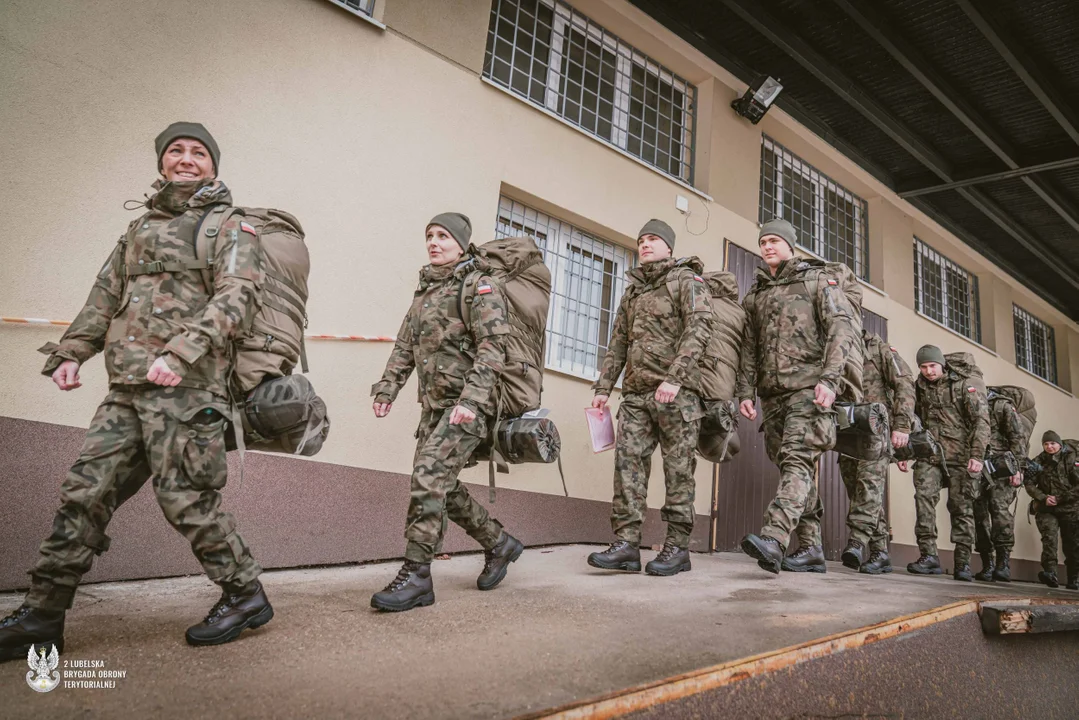 Zamiast zimowego wypoczynku, szkolenie wojskowe. 186 ochotników rozpoczęło "Ferie z WOT"