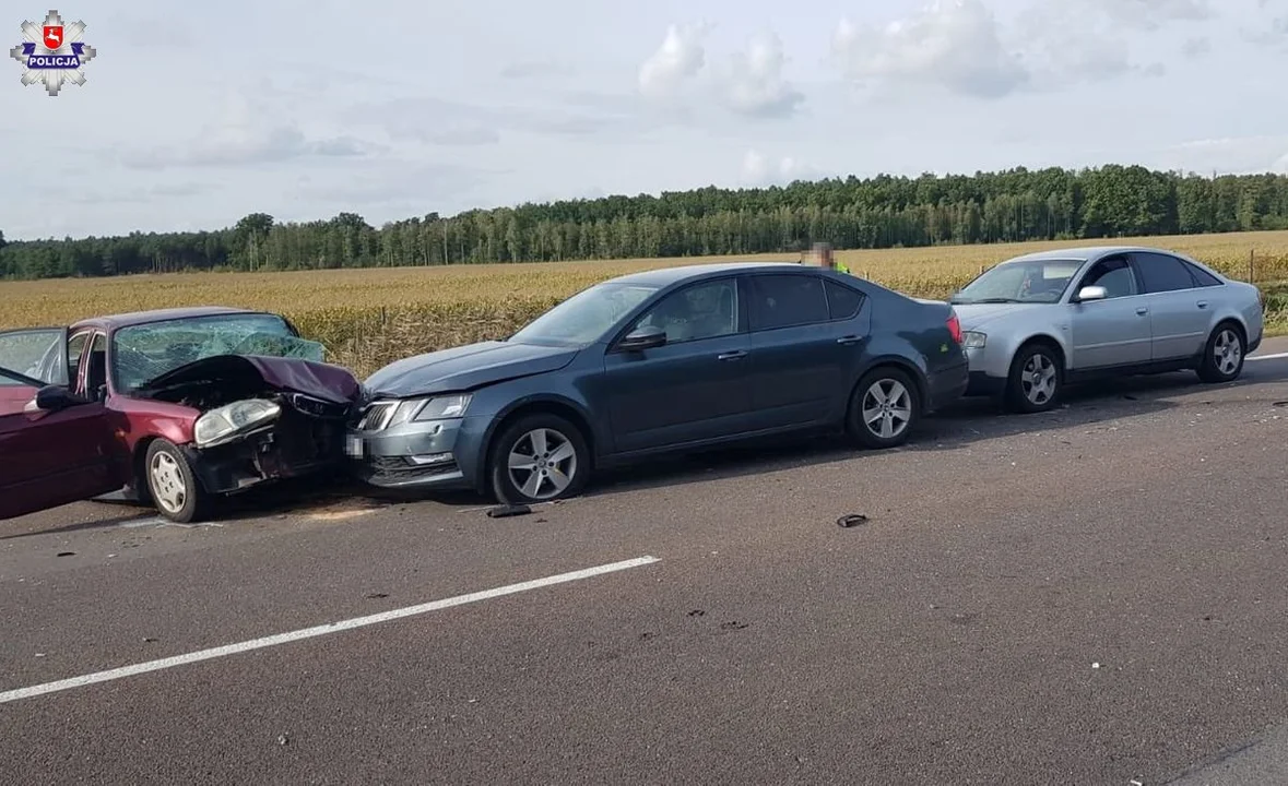 Powiat radzyński: śmiertelny wypadek na drodze. Dwa auta zderzyły się czołowo