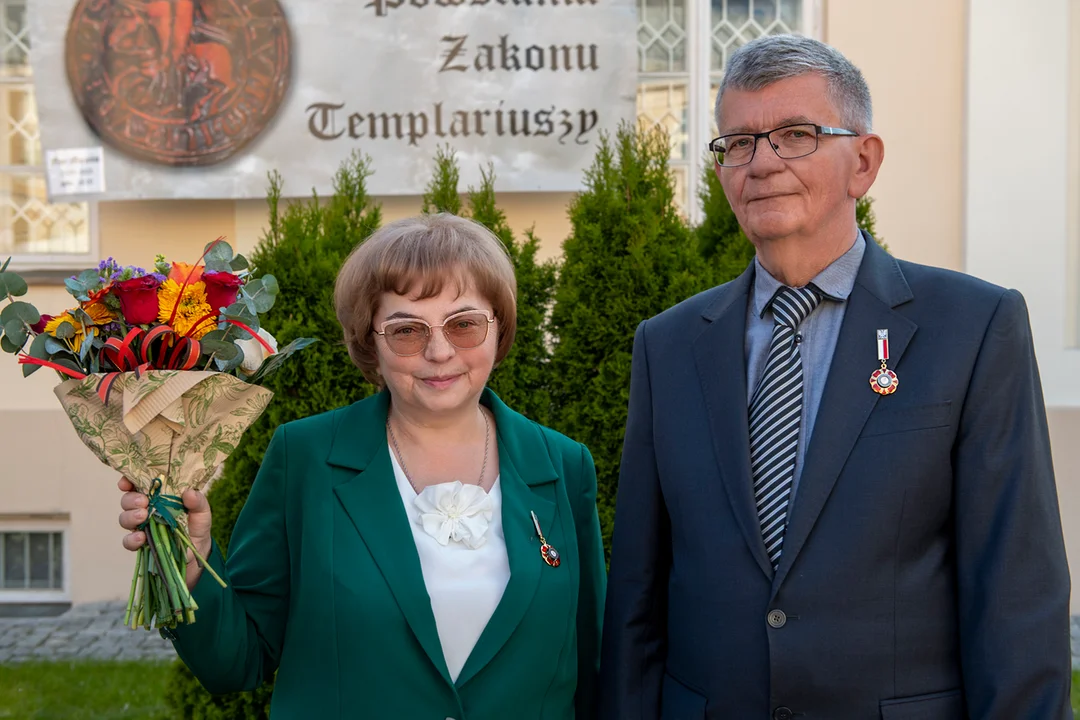 Wręczenie medali Zasłużony dla Kultury Polskiej pracownikom  Muzeum w Łukowie (zdjęcia). Noc Muzeów cz.III - Zdjęcie główne