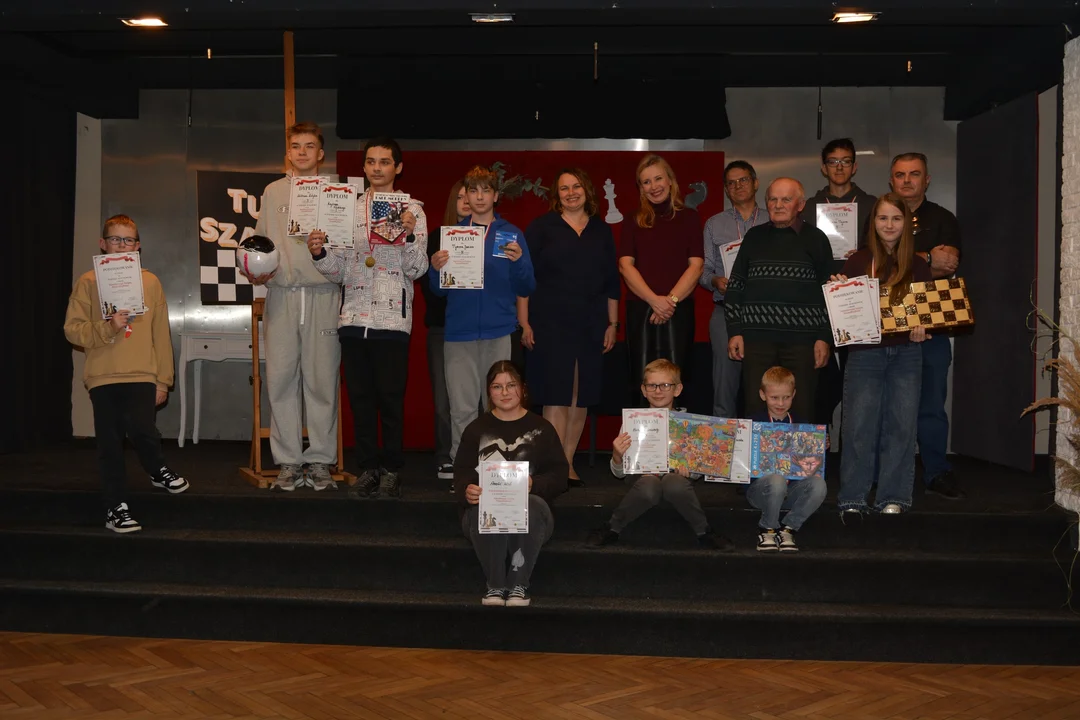 Szachy w rytmie Niepodległej! (foto) - Zdjęcie główne