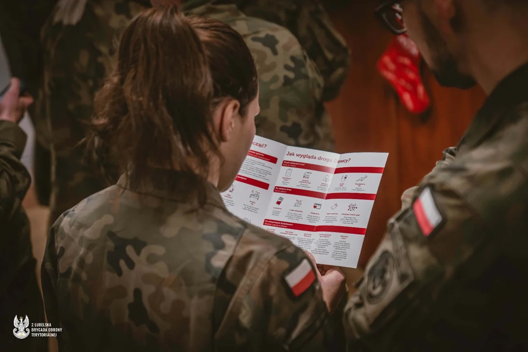 Świąteczna akcja krwiodawstwa u lubelskich terytorialsów. Zgłosiło się 80 żołnierzy