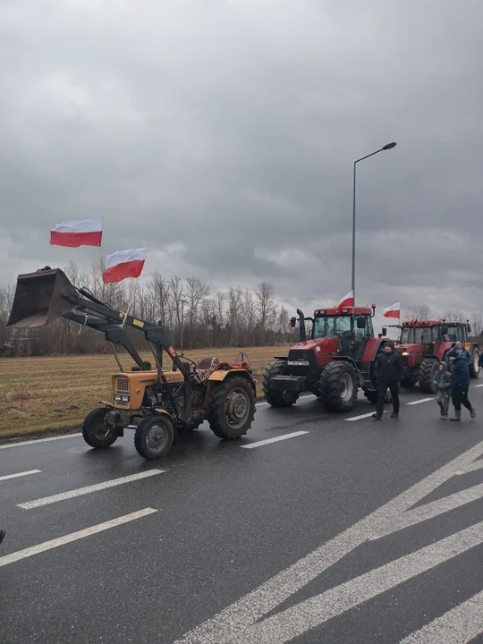 Na protest rolników w Ulanie - Majoracie stawiło się 115 ciągników,  w manifestacji wzięło udział kilkaset osób - Zdjęcie główne