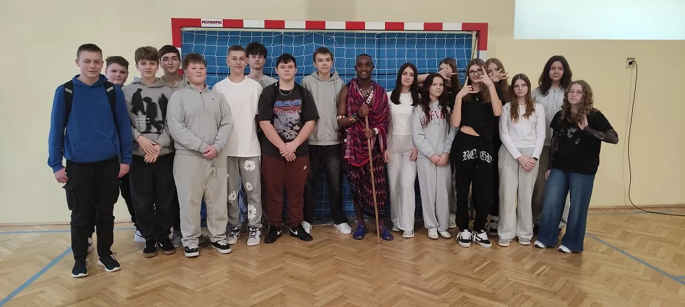 Dębowica – jeden dzień między sawanną a szkolnym korytarzem (zdjęcia) - Zdjęcie główne