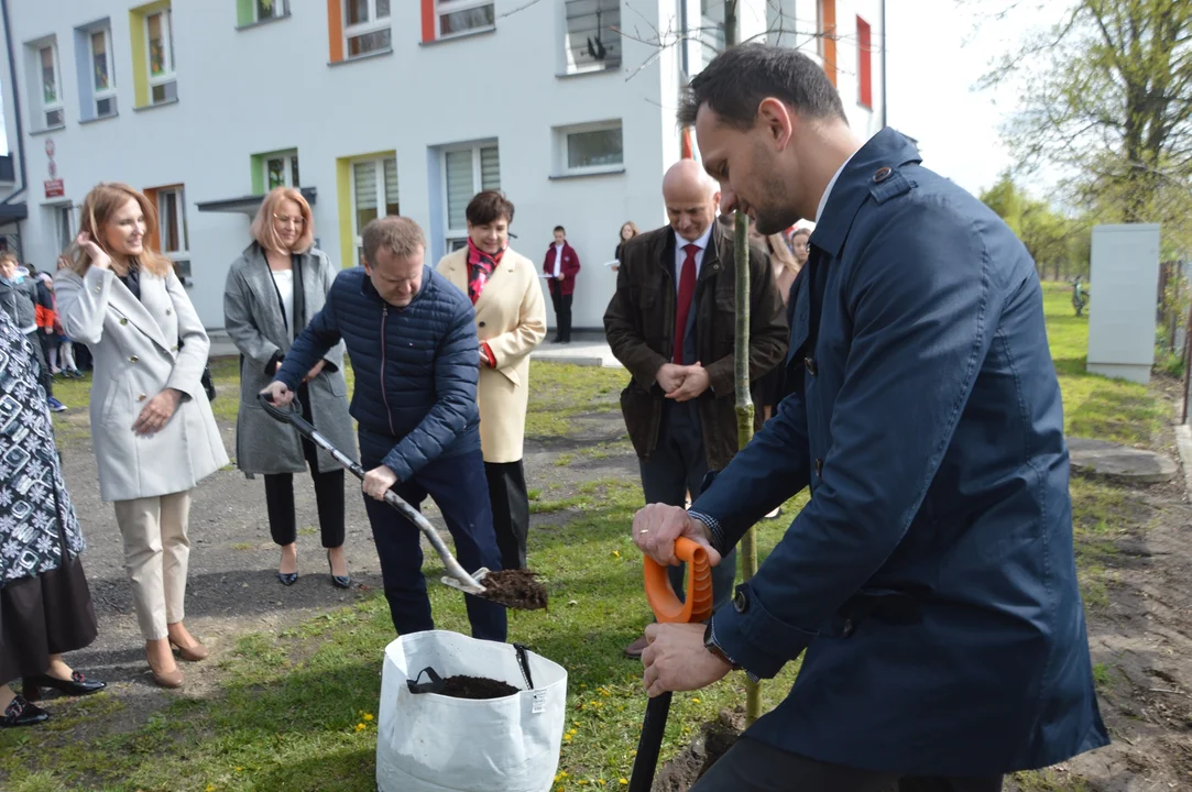 Posadzenie Dębu Pamięci ppor. rez. Stanisławowi Fabisiewiczowi w Zarzeczu