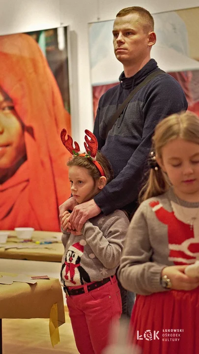 Kartki świąteczne Laury i Norberta trafią na pocztówki ŁOK-u i OSiR-u. Wygrali w konkursie na Kartkę Bożonarodzeniową 2022