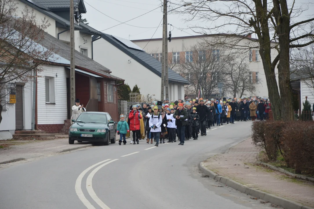 Orszak Trzech Króli przeszedł ulicami Chodla