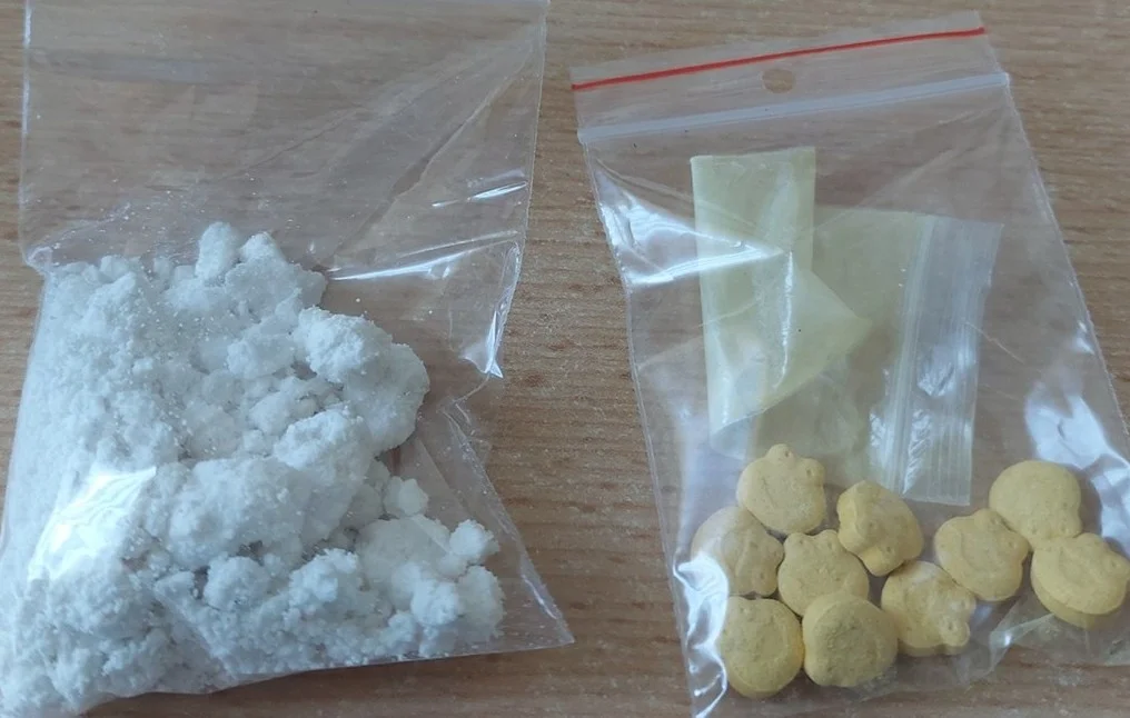 Biała Podlaska: Amfetamina, marihuana i ecstasy u 31-latka. Wystarczyłoby na niemal 300 porcji dealerskich