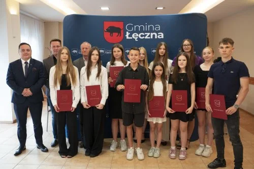 Młodzi, zdolni, niezłomni. Burmistrz Łęcznej nagrodził sportowe talenty za sukcesy w 2025 roku! (Galeria) - Zdjęcie główne