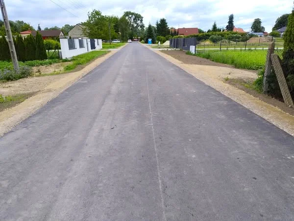 Nowa droga w Łęce gotowa! Gmina Puławy zakończyła inwestycję drogową z Polskiego Ładu