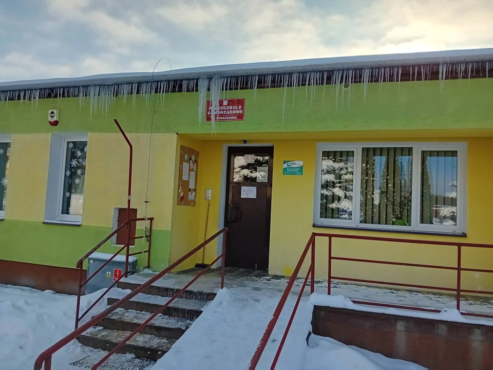 1,5 metra śniegu na dachu w Szczebrzeszynie! - Zdjęcie główne