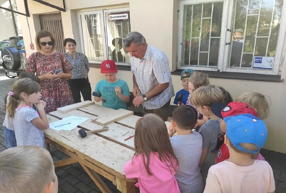 Plener rzeźbiarski w Muzeum Regionalnym w Łukowie