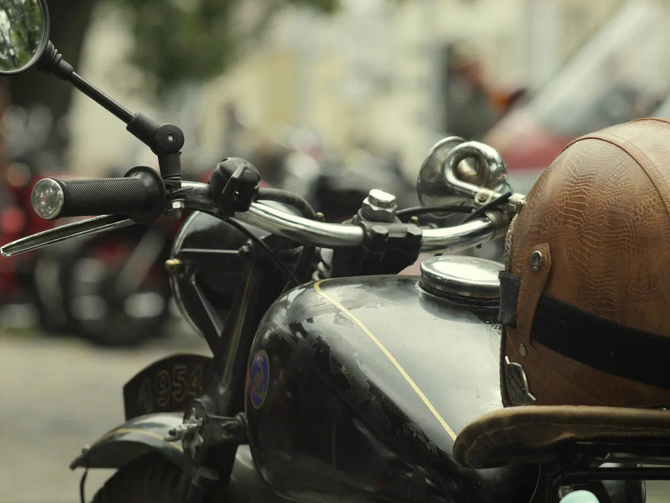 Ryk maszyn i historia w Łukowie – tak wyglądała Retro Niedziela z Motoweteranami cz. 2 (zdjęcia) - Zdjęcie główne