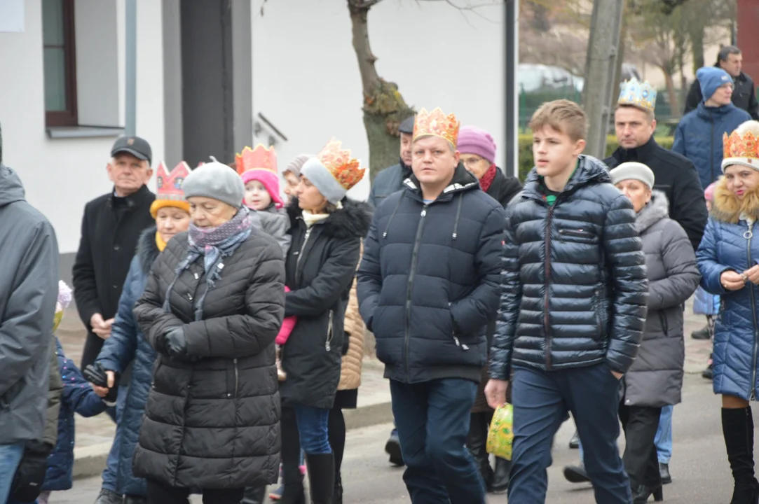 Orszak Trzech Króli przeszedł ulicami Chodla