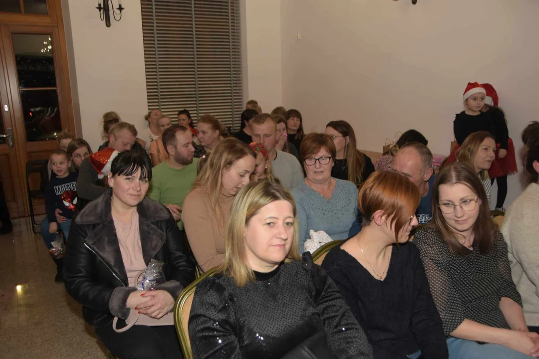 Mikołajki dla dorosłych w Bibliotece w Krzywdzie