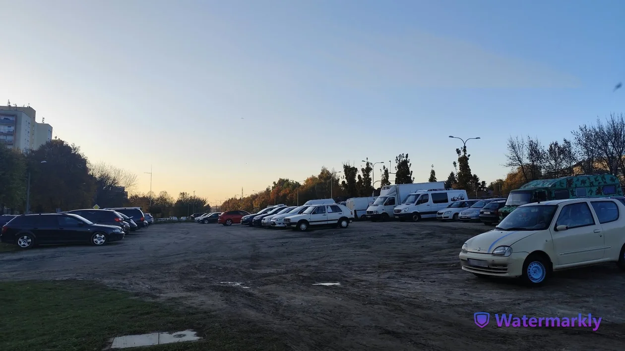 Dzielnica Czechów Północny. Koniec z parkowaniem w błocie. Idzie wyczekiwana zmiana przy parafii