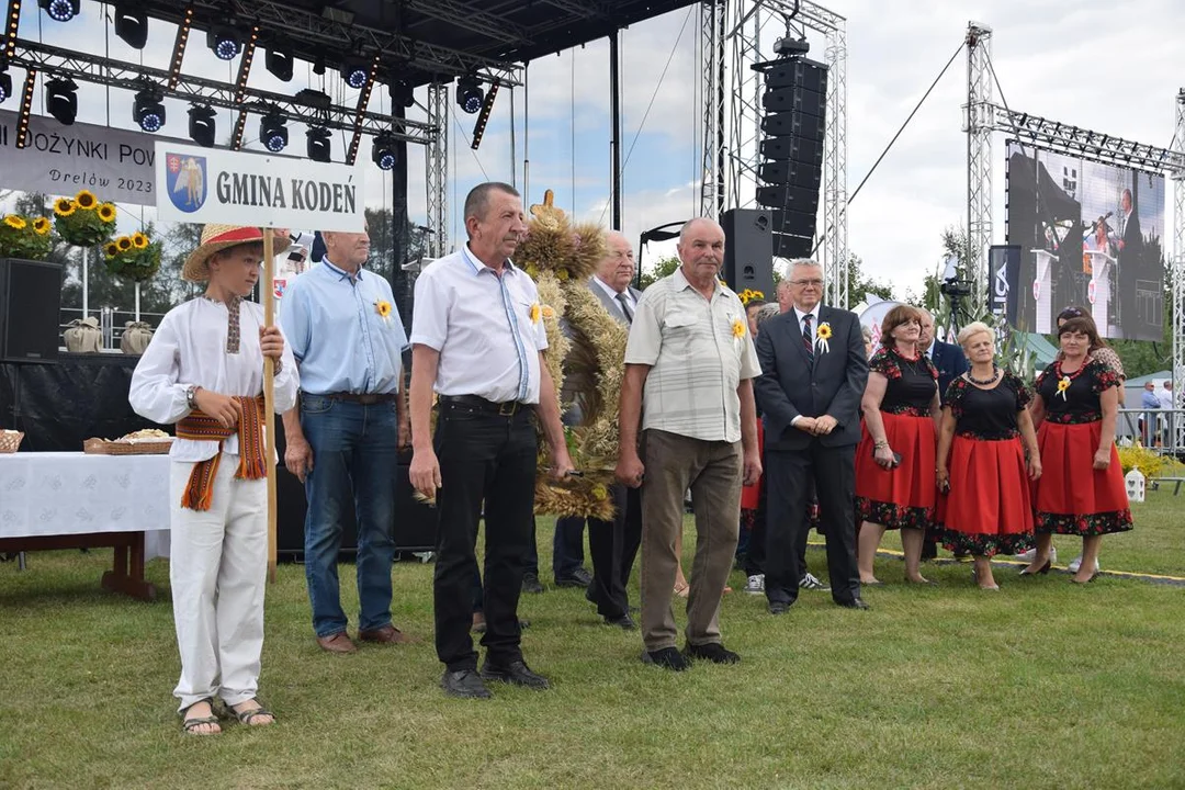 Dożynki Powiatowe w Drelowie 2023. Korowód i prezentacja wieńców