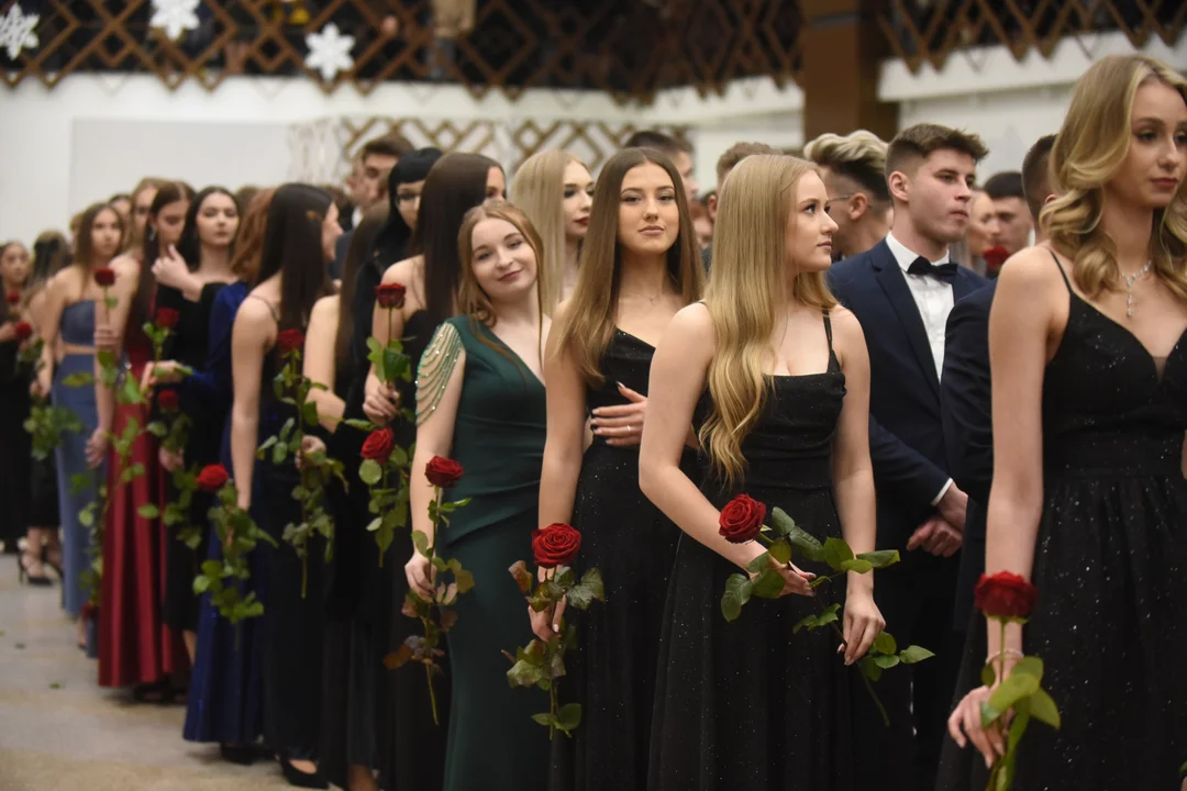 Studniówka Zespołu Szkół nr 5 im. Jana Pawła II w Lublinie [WIDEO] - Zdjęcie główne