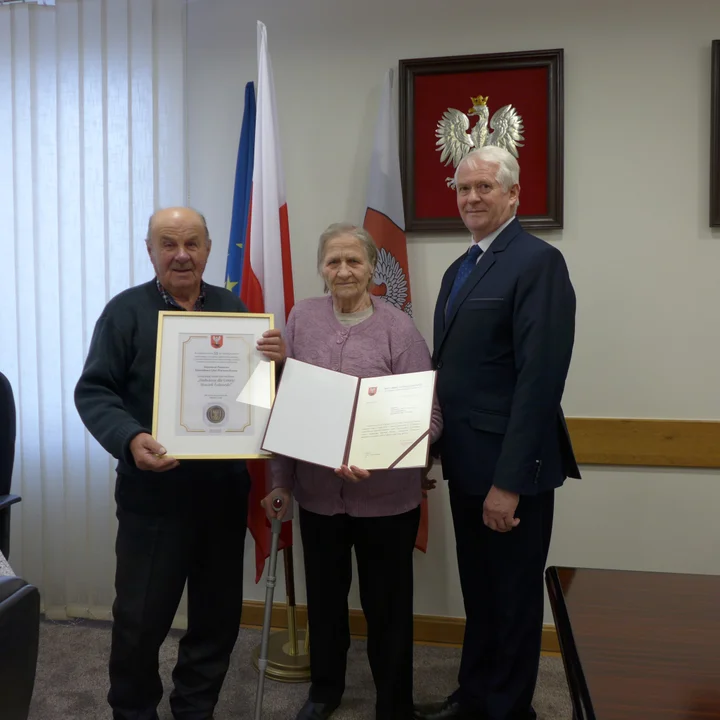 Szczęśliwe pary świętowały 65- tą i 55- tą rocznicę ślubu. Gratulacje i najlepsze życzenia! - Zdjęcie główne