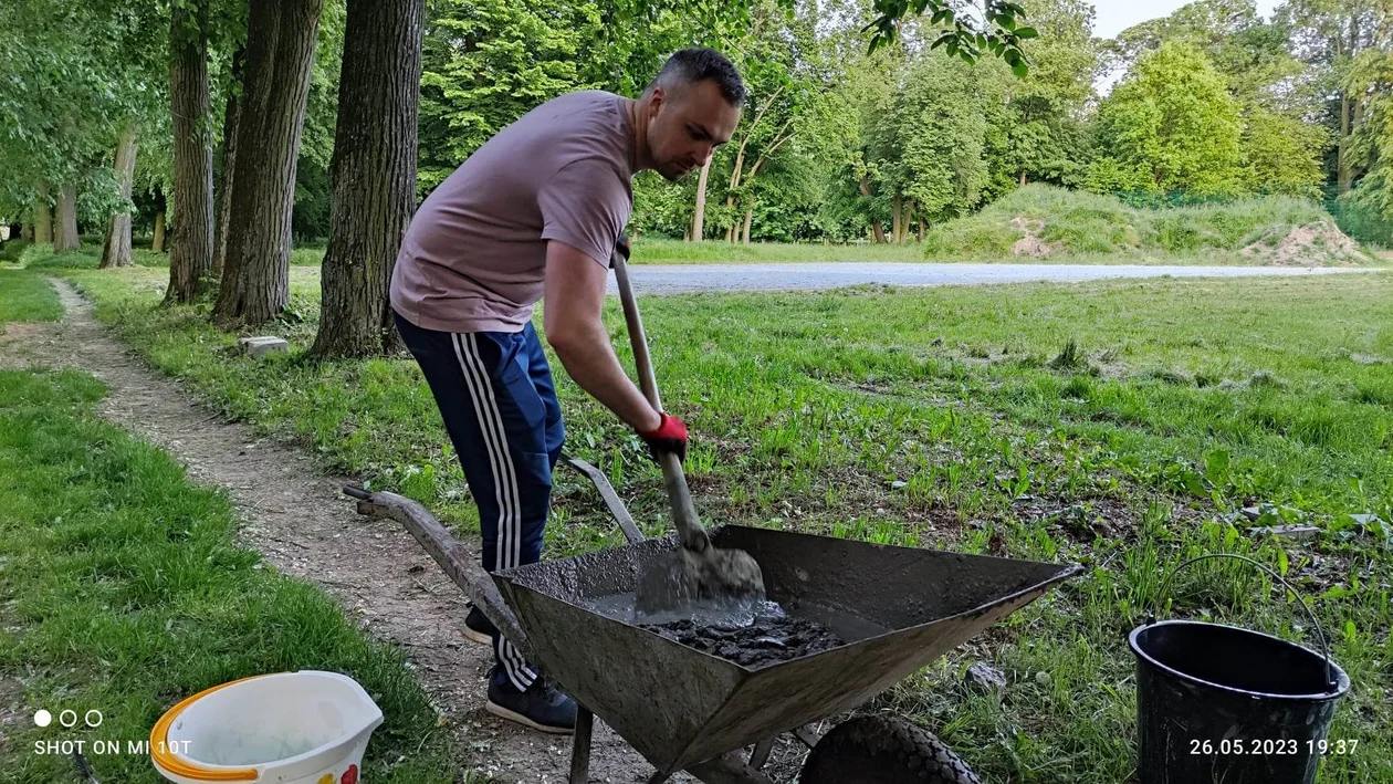 Z tablic ustawionych w parku poznasz historię Wojcieszkowa (zdjęcia)