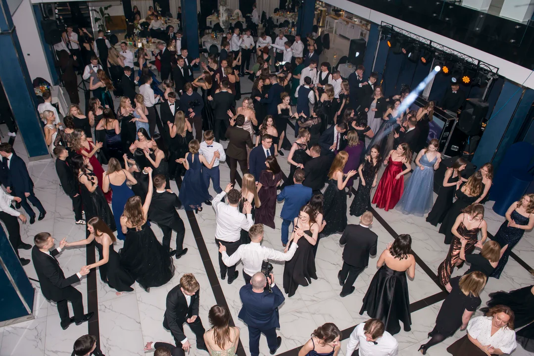 Bal nad bale w I LO w Radzyniu (ZDJĘCIA cz. 2) - Zdjęcie główne