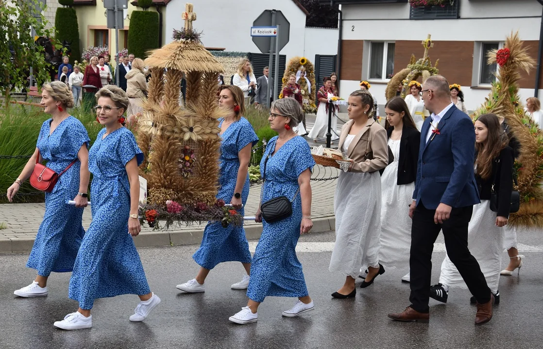 Parysów: Wyjątkowy dzień, celebrujący zakończenie żniw, polską tradycję i wspólnotę gminy [Zdjęcia Cz. 1] - Zdjęcie główne