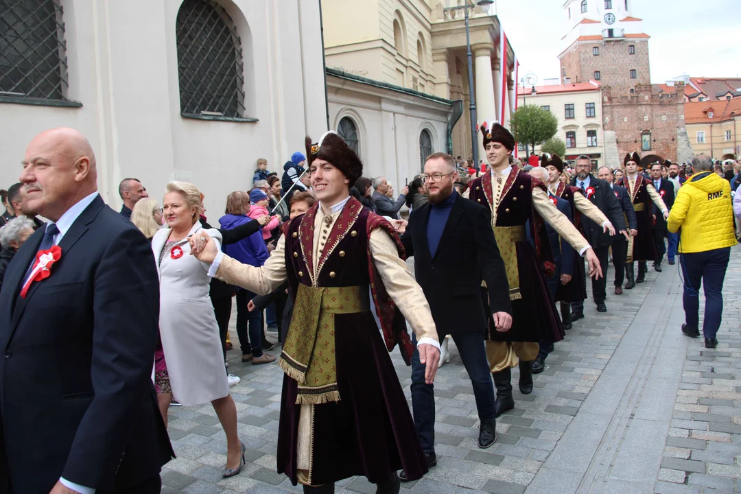 Obchody 3 maja w Lublinie. Mieszkańcy zatańczyli wspólnie Poloneza